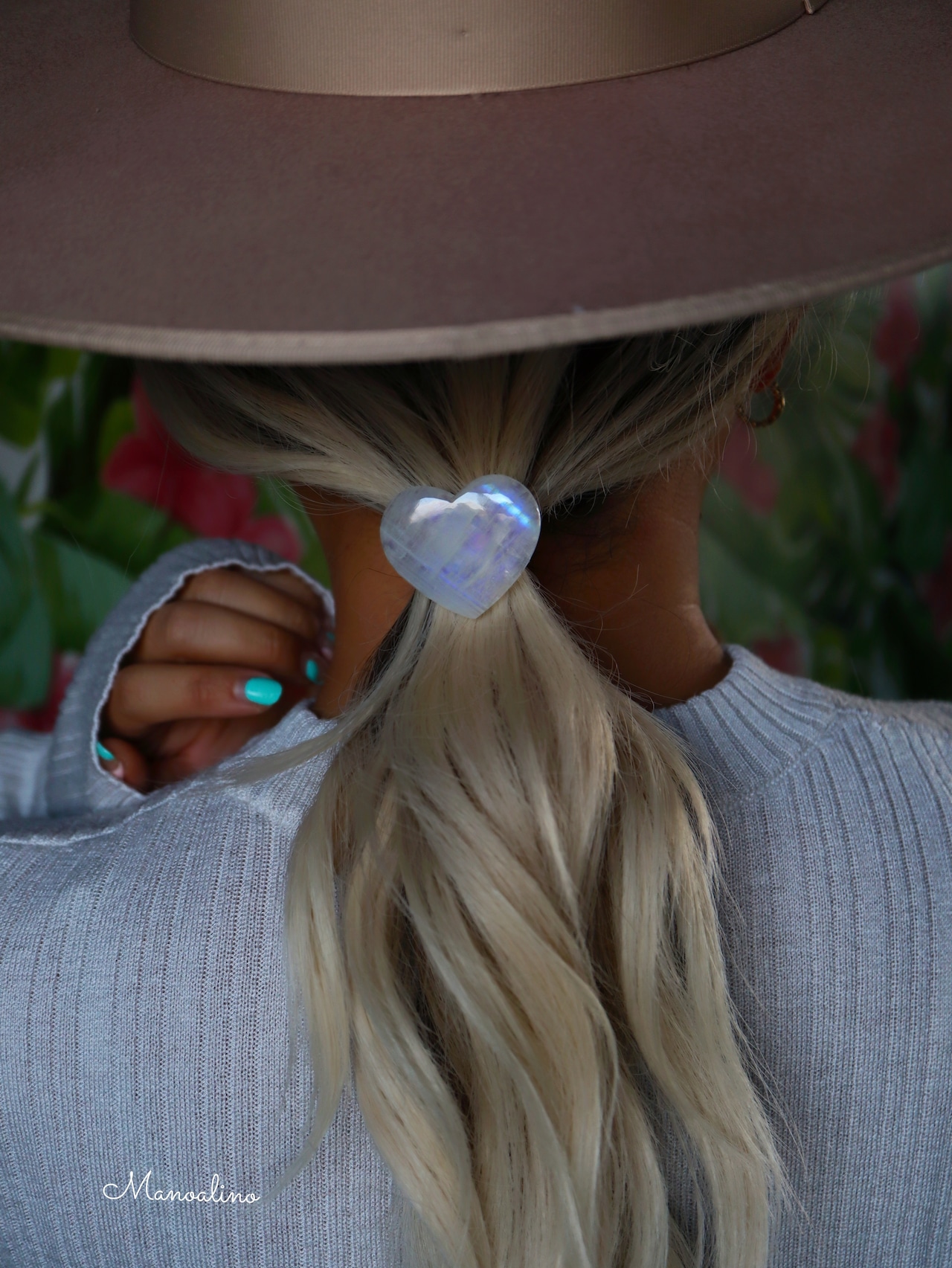 AAArank Pu'uwai Heart Rainbow moon stone hair accessory(AAAランク ハートレインボームーンストーンヘアゴム)