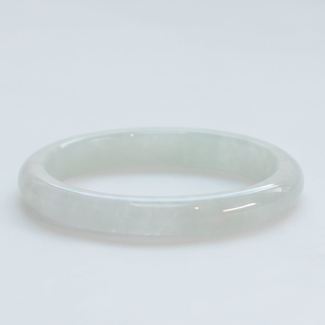 内径 51.9×47.5mm】透明感が美しい楕円形バングル guifei A貨翡翠