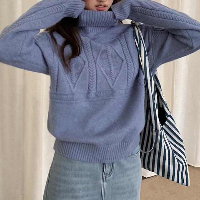 rhombic textured turtleneck sweater