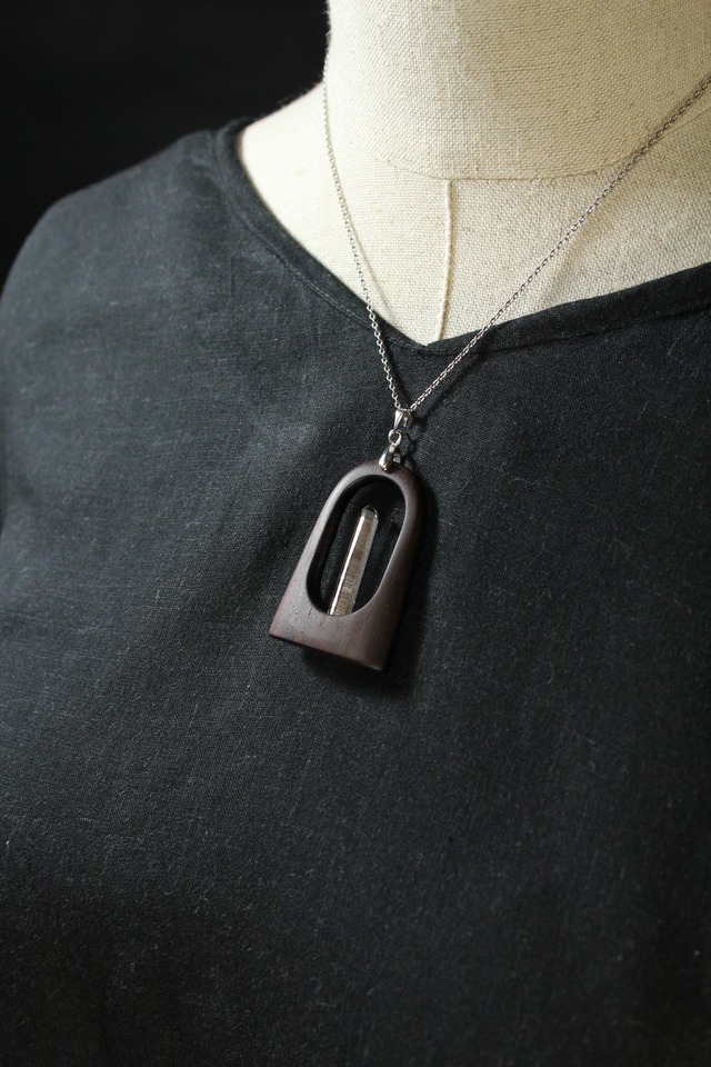 【111】宮崎クリスタル ローズウッドペンダント