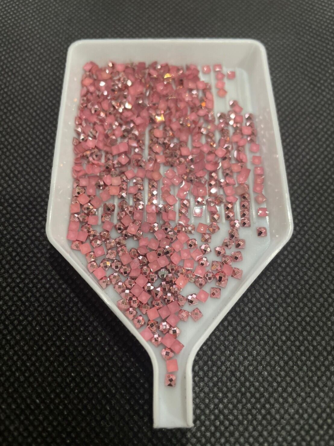【3608番】メタリックビーズ⭐︎四角(square)ビーズ 5g入り
