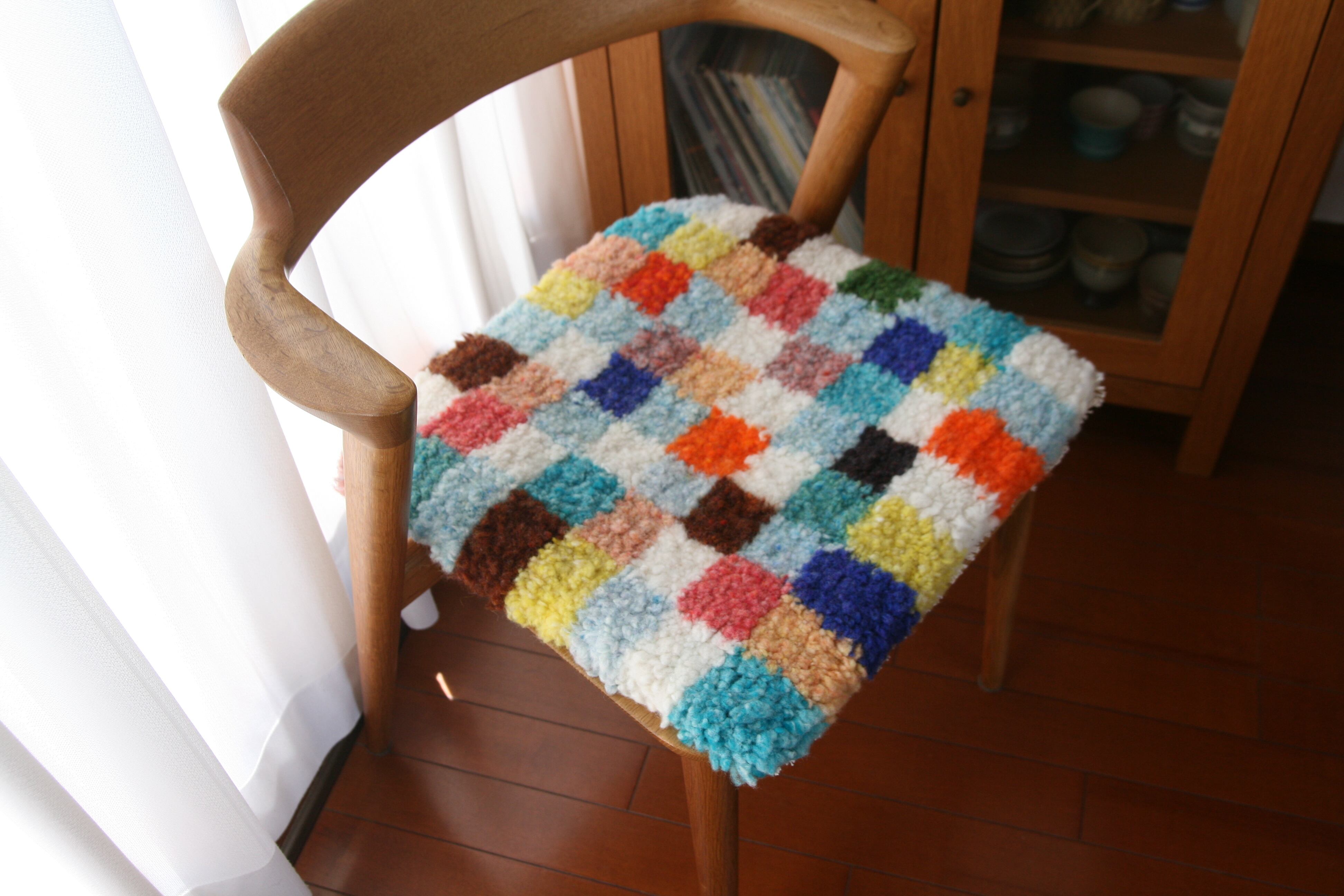 ノッティングチェアマット ホームスパン（手紡ぎ手織り）【パッチ