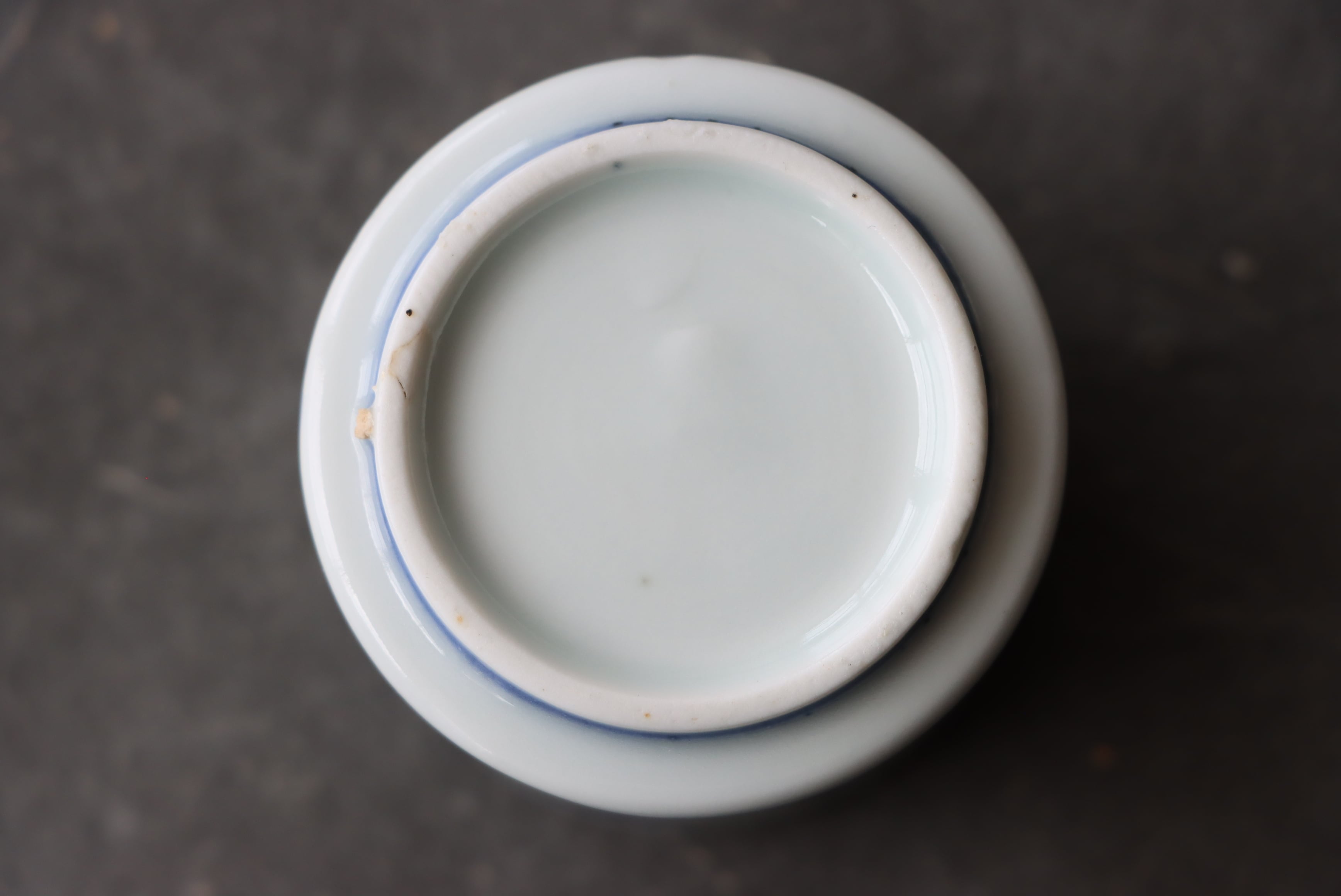 古伊万里 染付 花亀甲文 覗き猪口/Blue and white cup | (有)新原美術