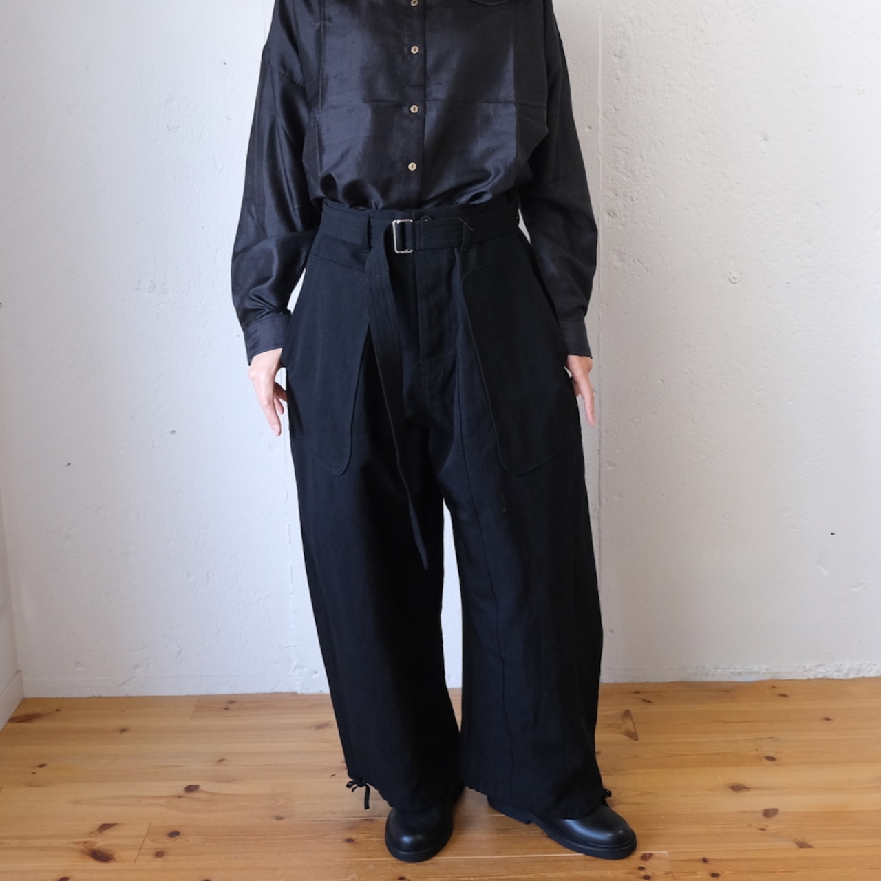 Native Village (ネイティブヴィレッジ) No.06/ serenity : 静謐 ダーツカーゴパンツ(black)