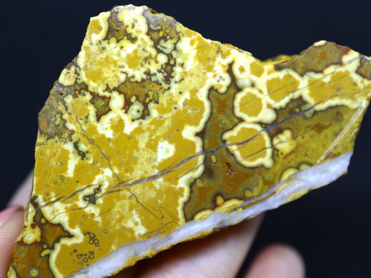 ✨破格✨絶品‼️イエロージャスパー☆噴水☆天然石⭐︎ファウンテン☆秘蔵品⭐︎2100g 厚みあり！ストーニークリークジャスパー Stony Creek Jasper