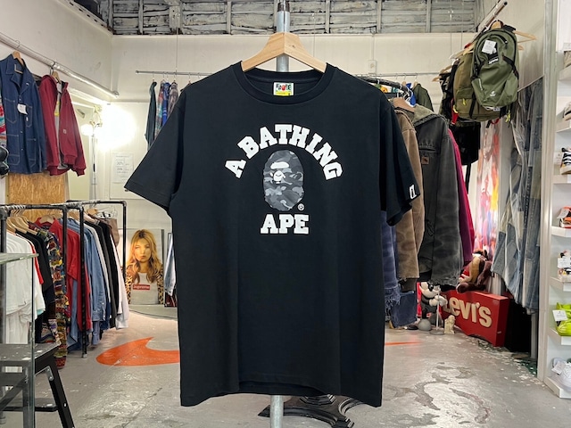 A BATHING APE COLLEGE TEE BLACK MEDIUM 57745