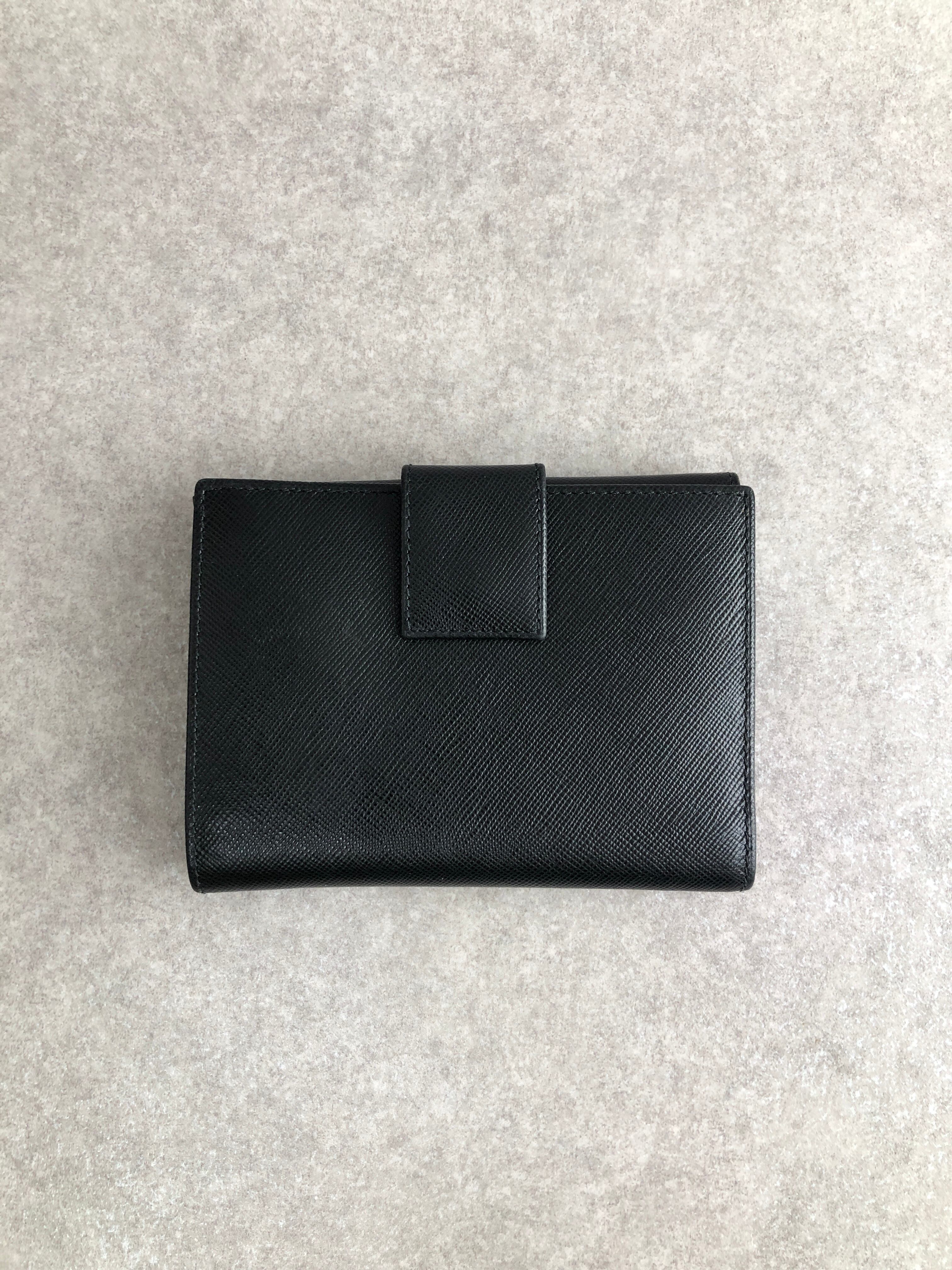 PRADA プラダ 財布 ブラック トライアングルロゴ サフィアーノレザー