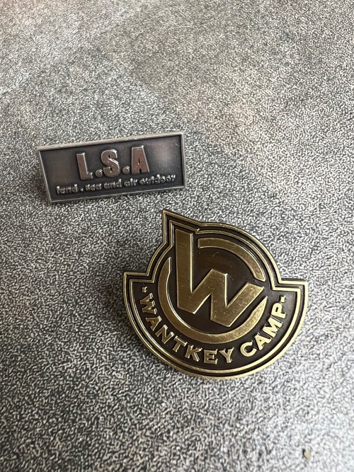 WANTKEY CAMP × L.S.Aピンバッジ