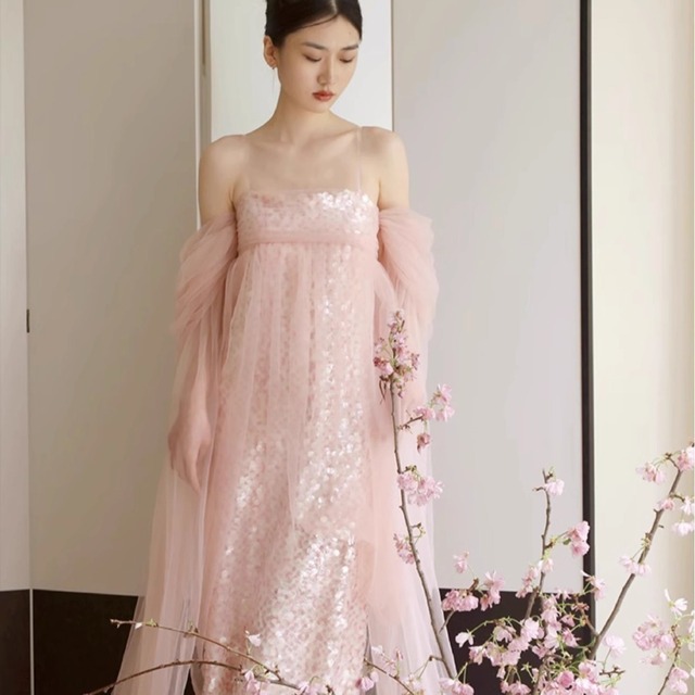 【カラードレス】 大きいサイズ カラー ドレス ピンク プリンセスライン 編み上げ オフショルダー ロングドレス 披露宴 お色直し 二次会 20代 30代 40代 50代 ウェディングドレス シンプル ドレス フォーマルドレス カジュアルウェディング  フォトウェディング 前撮り 後撮り 結婚式写真 ナチュラル ウェディング ガーデンウェディング 少人数ウェディング 二次会 お色直し レストランウェディング リゾートウェディング