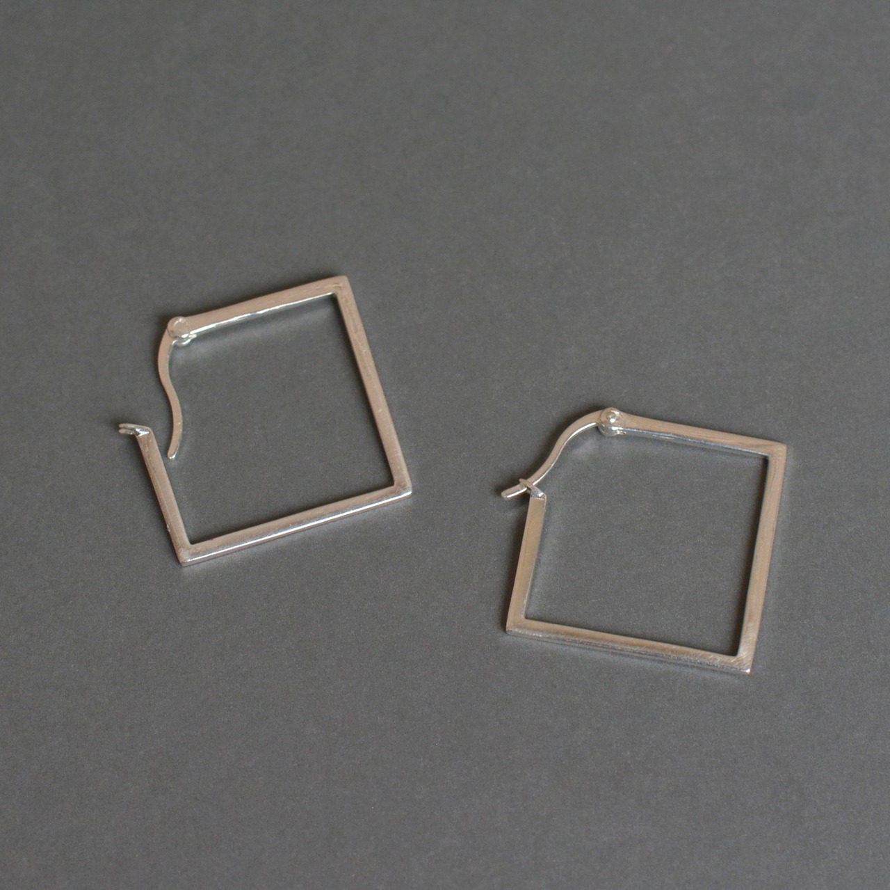 square (L) ピアス シルバー