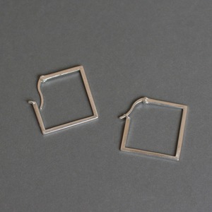 square (L) ピアス シルバー