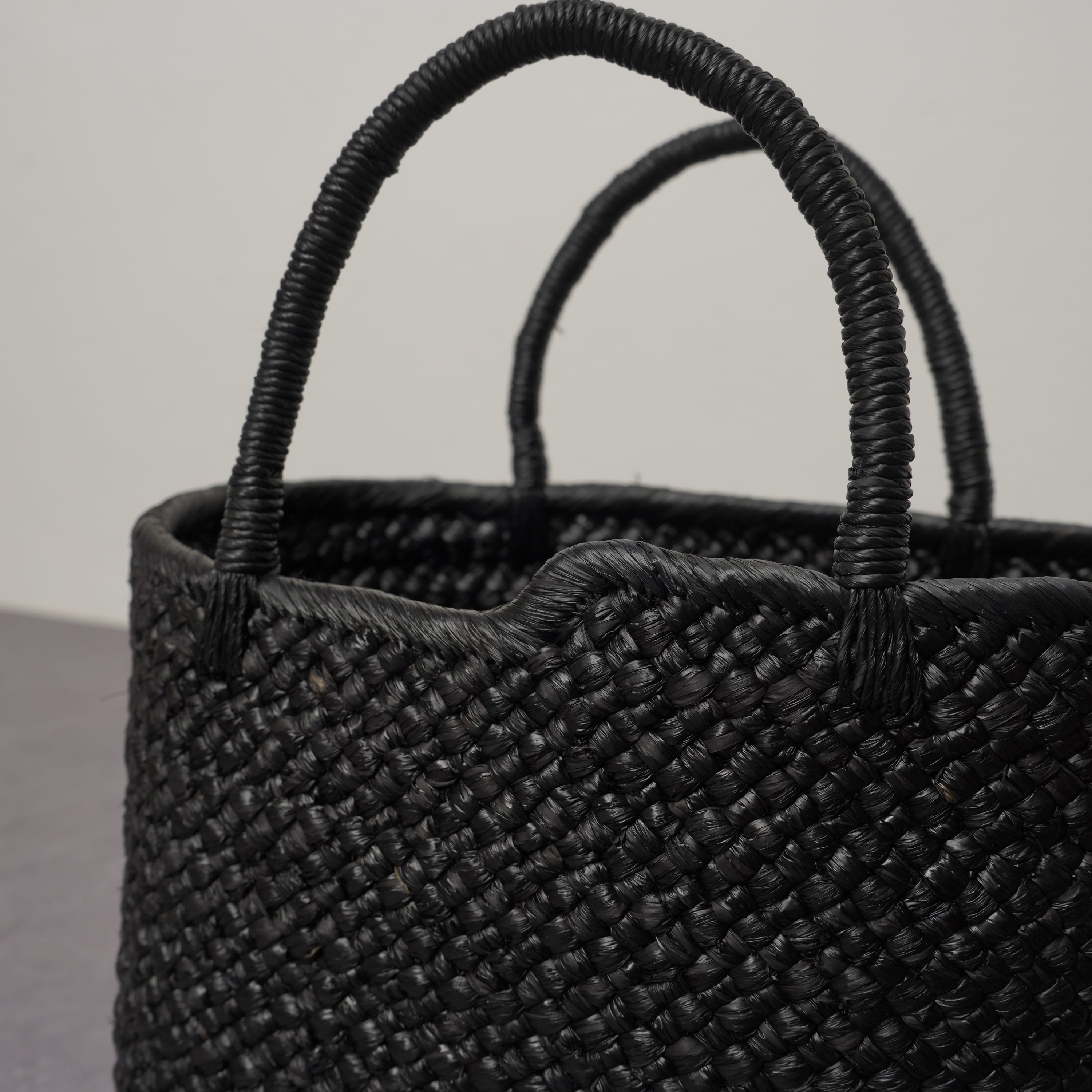 Marche bag (S) - Black | AMPIANA