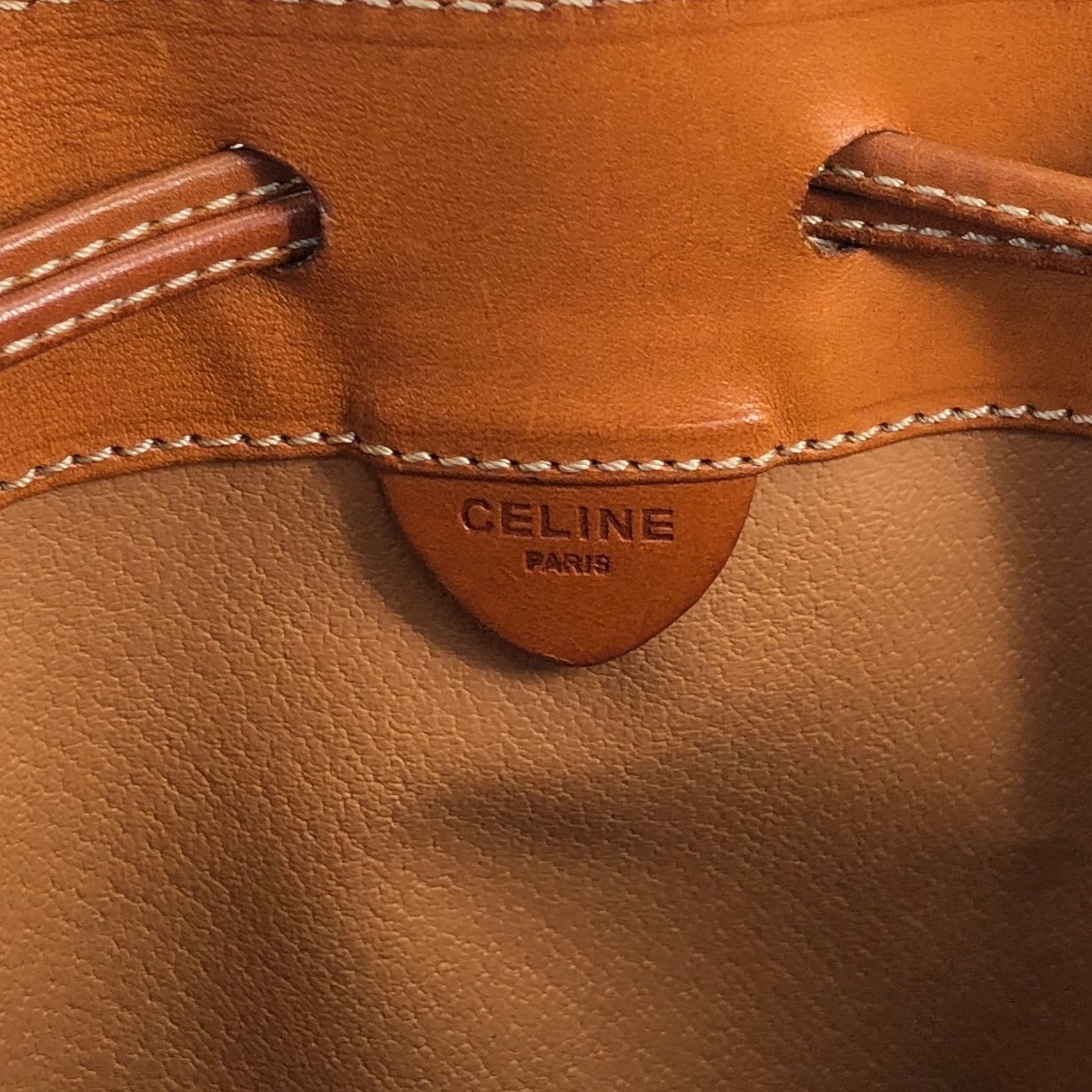 CELINE セリーヌ マカダム 巾着バッグ PVC レザー 茶系 ヴィンテージ CELINE セリーヌ マカダム ショルダーバッグ ブラウン ブラゾン型押し