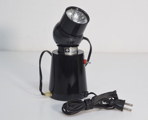 白熱灯照明器具　卓上ランプ　 磁石式ヘッド　照明角度の自由度あり　 ハロゲン電球 ヤマギワ扱い