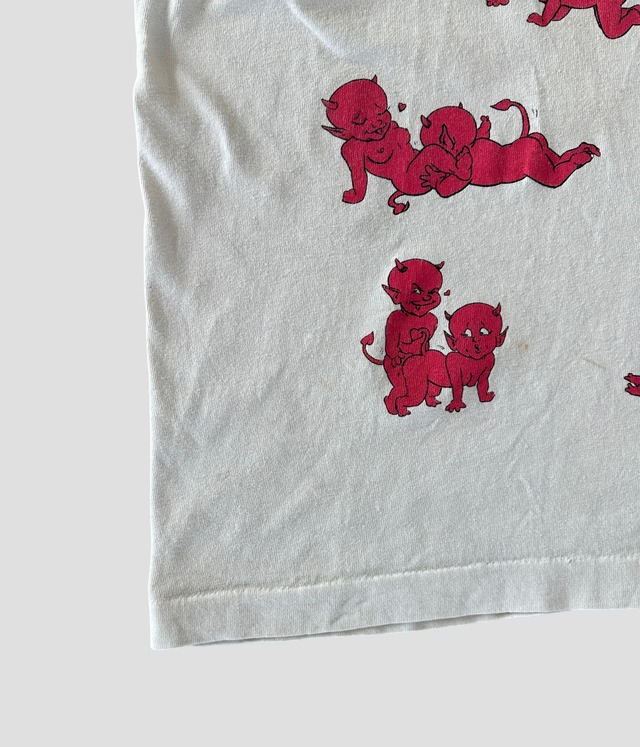 -Fashion Victim- Vintage 90s XL Print T-shirt made in USA
