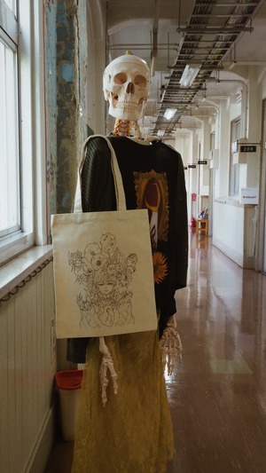 とある画家のトートバック