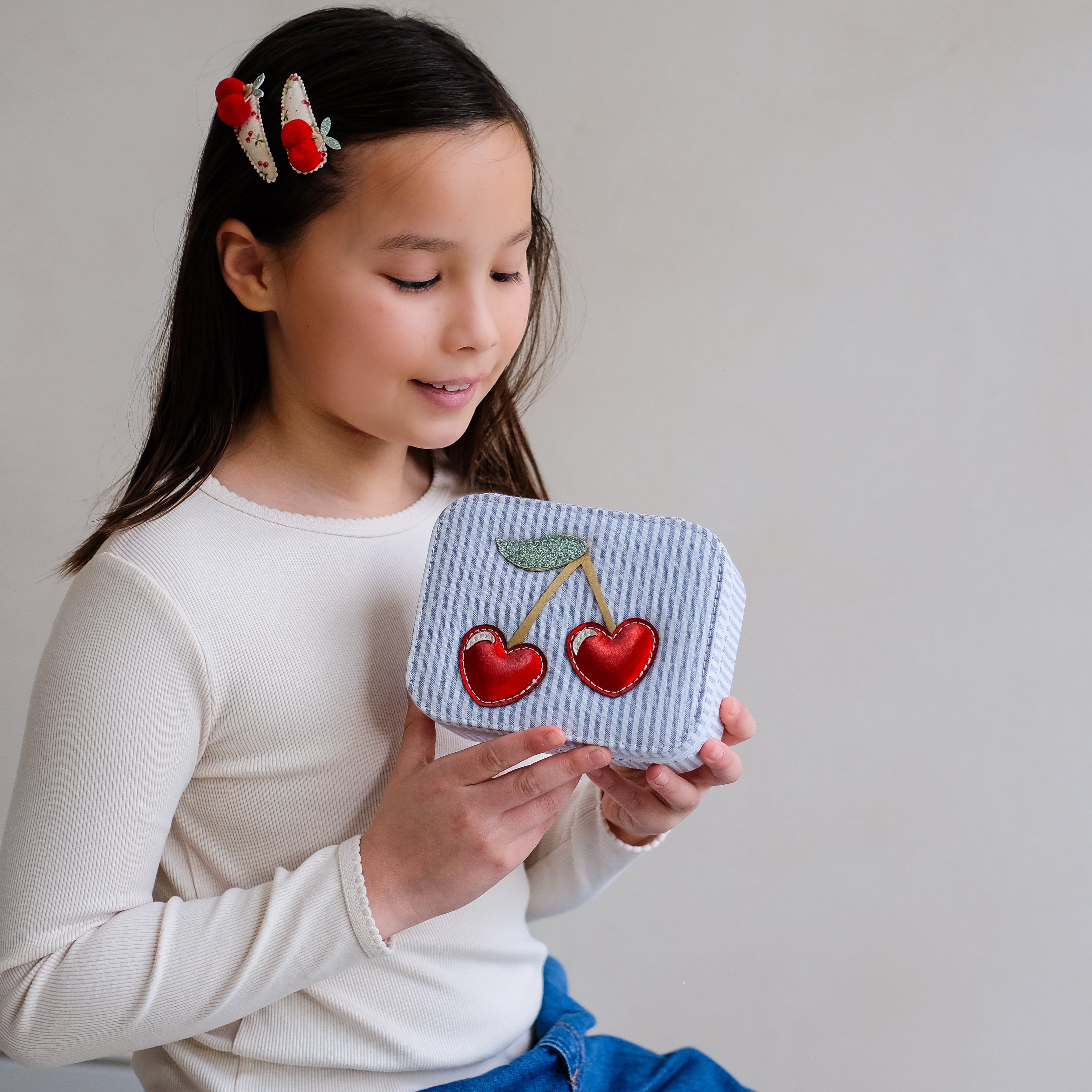 POM POM CHERRIES CLIC CLACS_182072 14