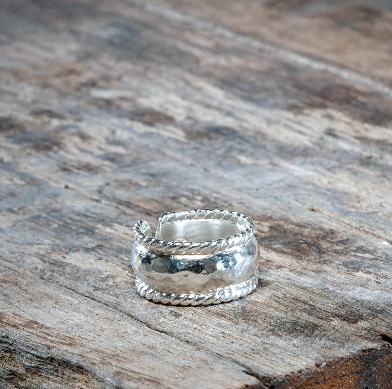 Edge Pattern Ring