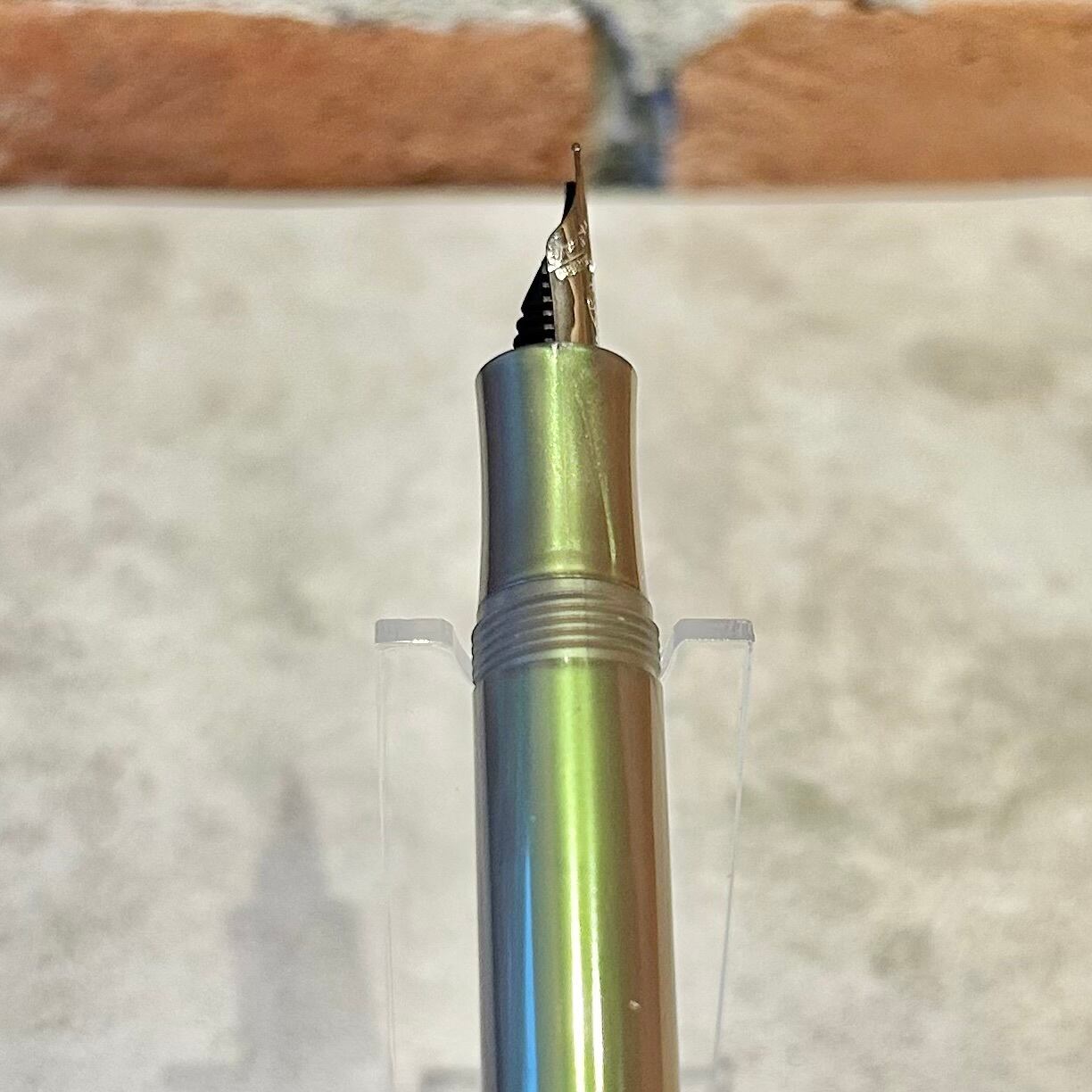 カヴェコ 「ルナースポーツ 万年筆 （シャドウグリーン）」 | ペンネ
