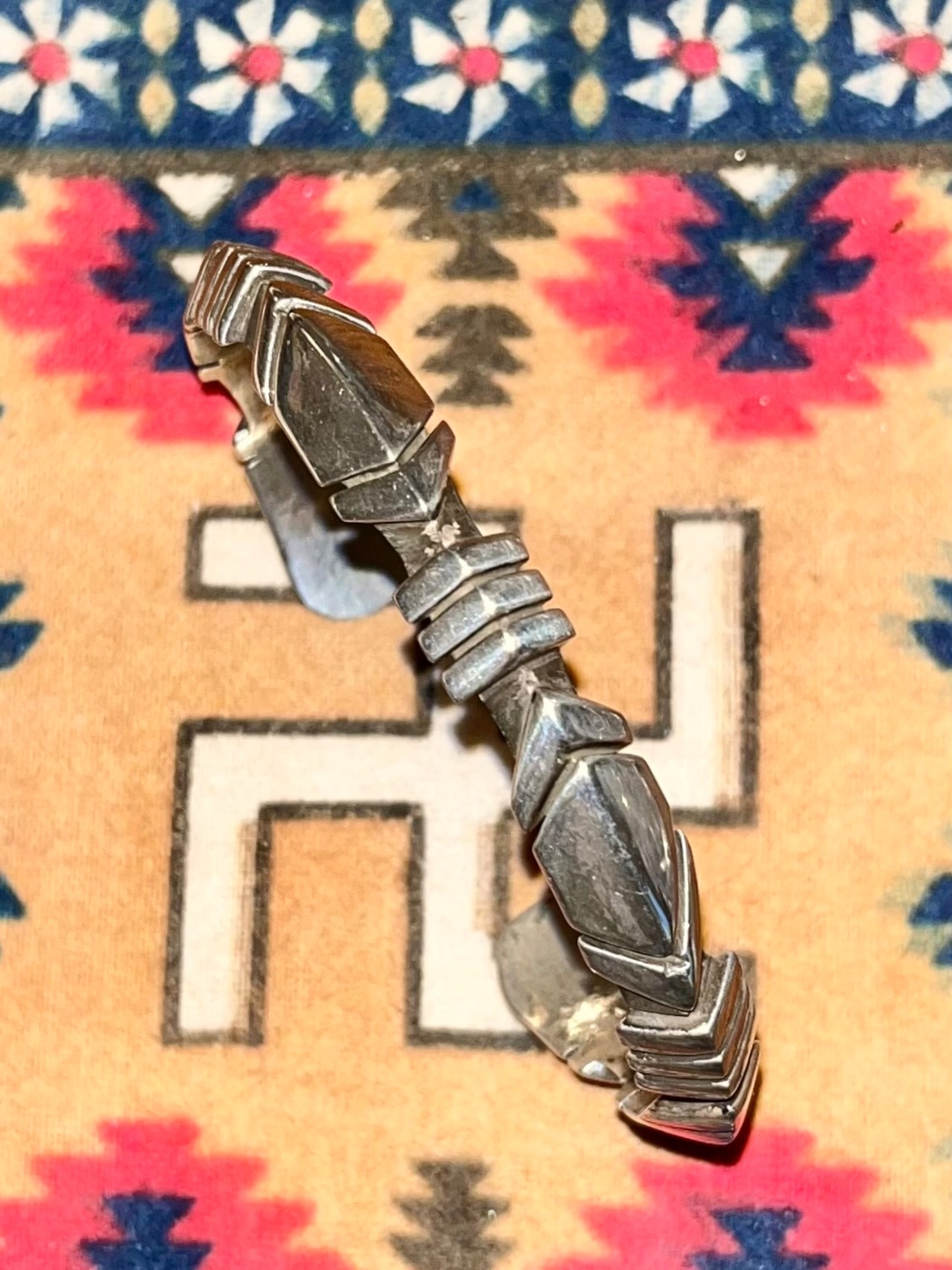 JASPER NELSON cut out silver triangle bangle