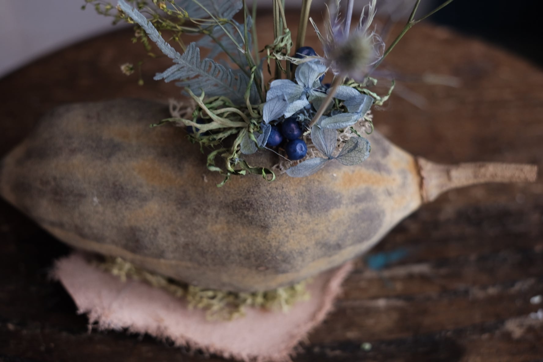 Baobabの実アレンジ 空色 Flower Atelier Sai Sai Ka