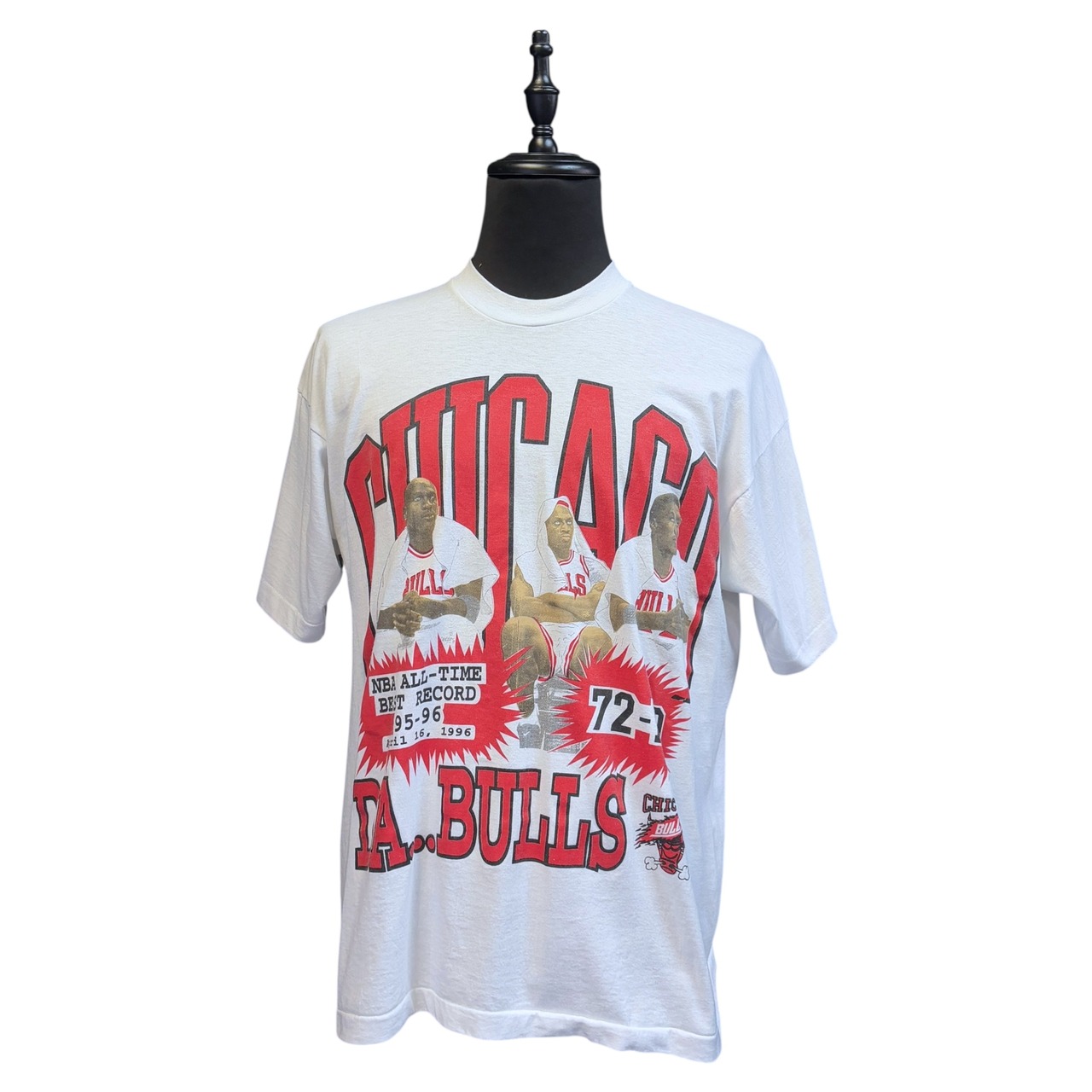 【The Bulls 1996 72-10 Jordan etc 】シカゴブルズ 72勝10敗 ジョーダン他 Tシャツ XL