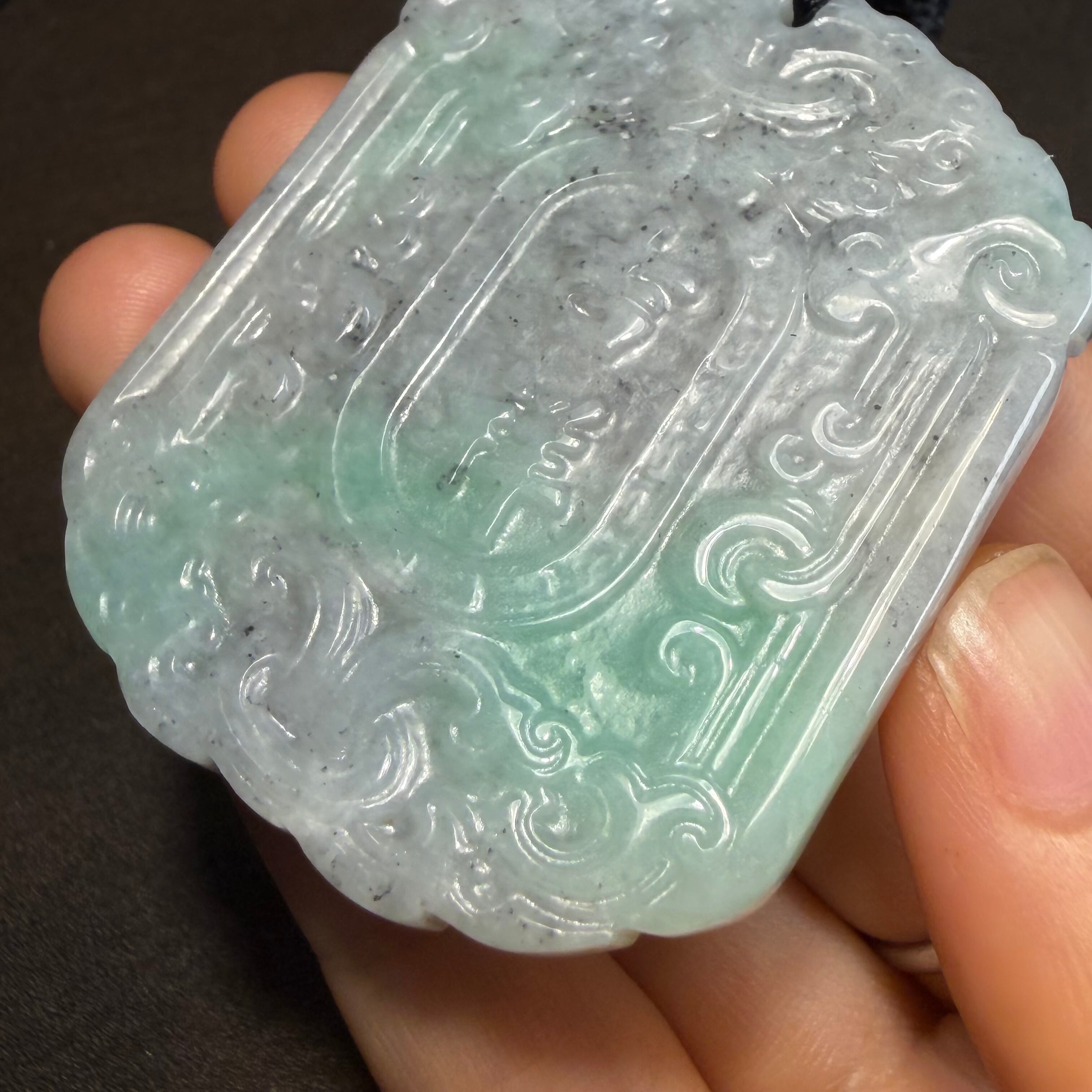 天然翡翠 吉祥彫刻 ペンダントトップ 無含浸 無着色 A貨 ミャンマー産