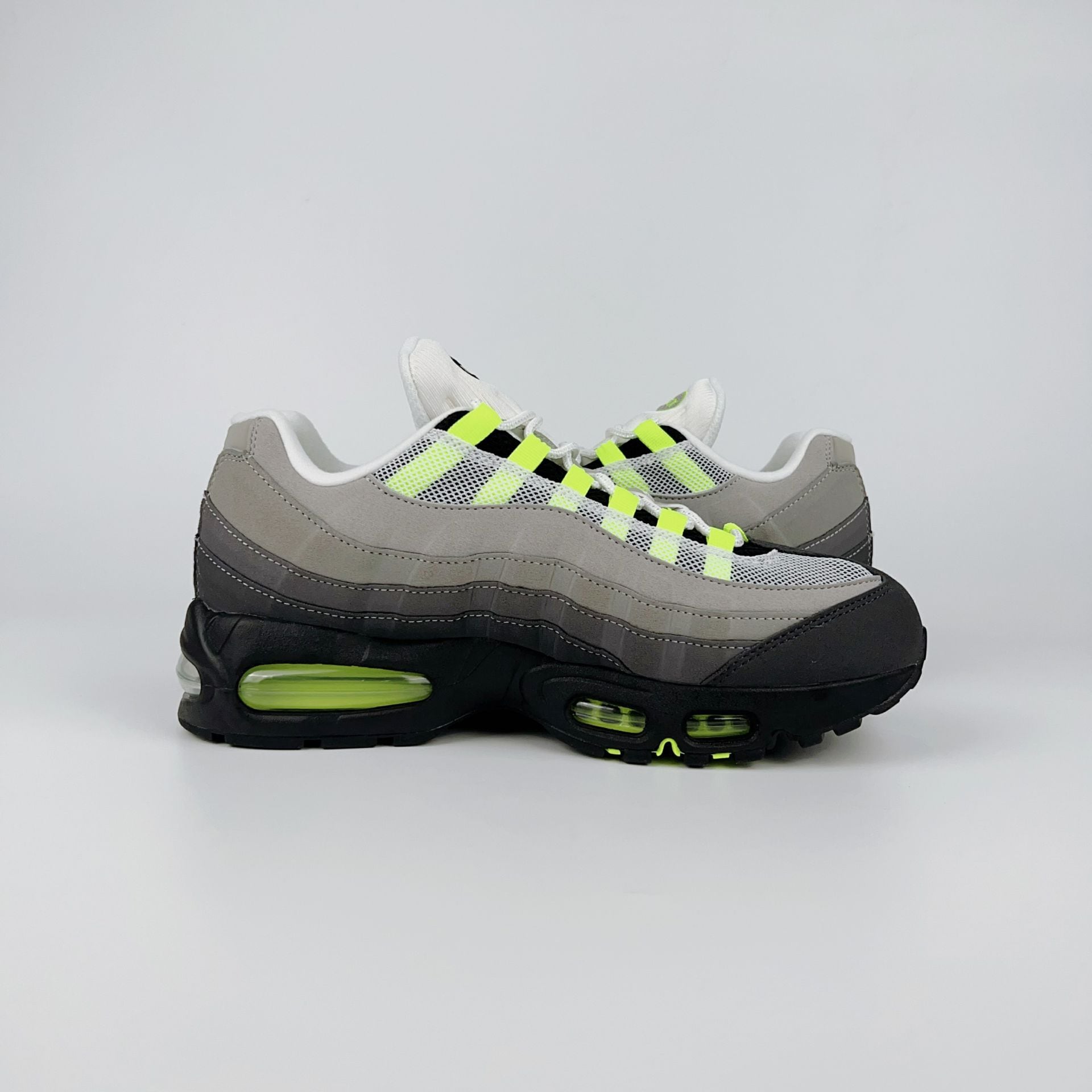 新品MoMA NIKE AIR MAX 95 リバースネオン HM4738-001 | PAY ID