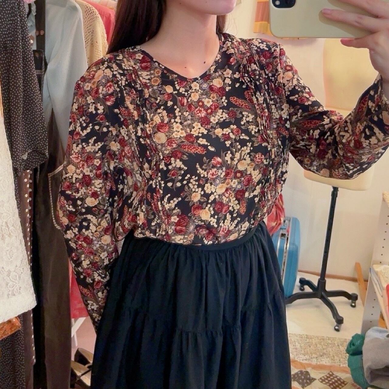 KETTY / rose flower pintuck blouse