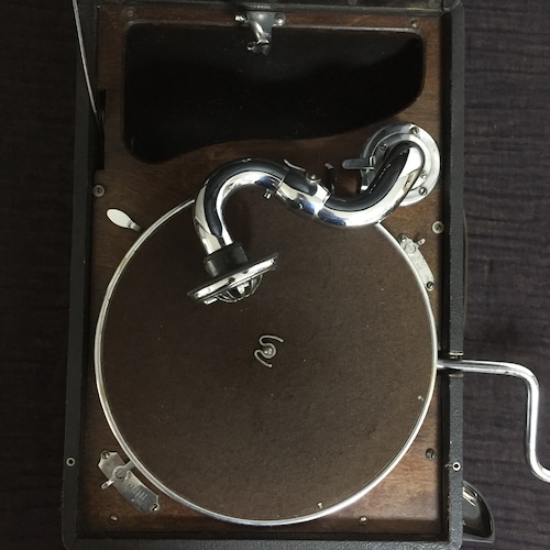 Antique Gramophone HMV 102 (Victor)