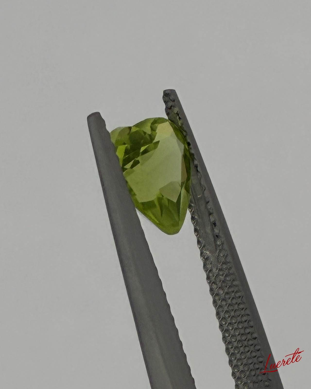 Natural Peridot 1.9ct Loose Gemstone｜天然ペリドット 1.9ct ルース【LE-0048】