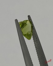 Natural Peridot 1.9ct Loose Gemstone｜天然ペリドット 1.9ct ルース【LE-0048】