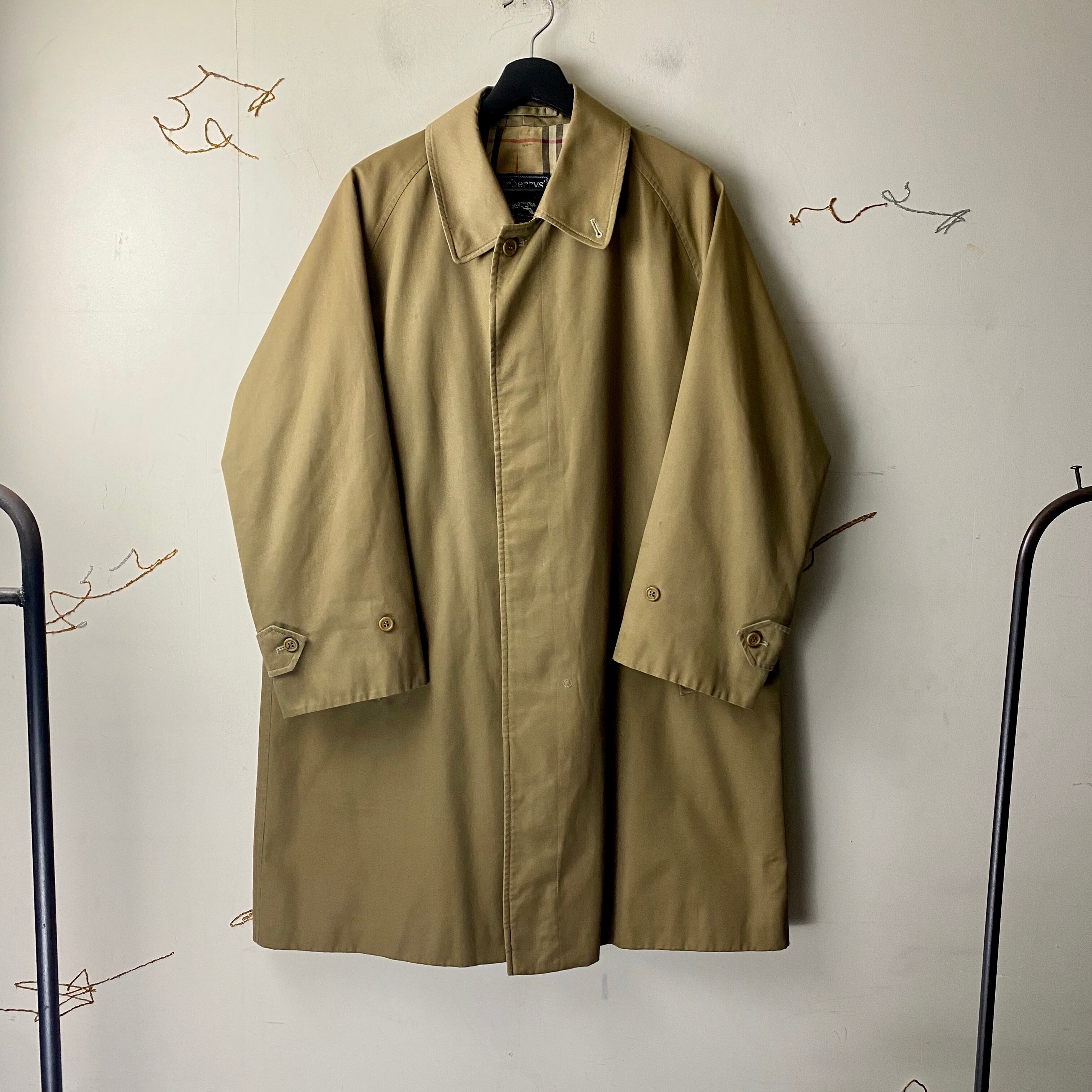 vintage BURBERRYS brown color one panel sleeves balmacaan coat 