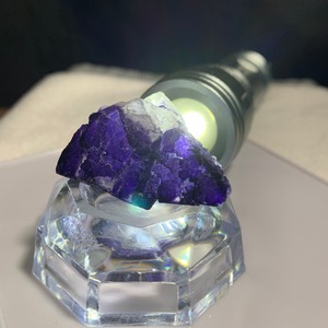 クラスター2. 濃いパープルフローライト