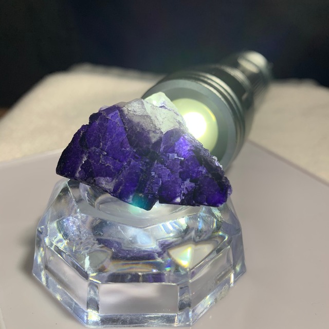 クラスター2. 濃いパープルフローライト