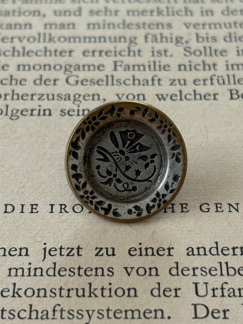 18mm フランスアンティークボタン メタル製 1900年初頭 シルバー フラワー パピヨン 蝶々 アクセサリーパーツ コレクション