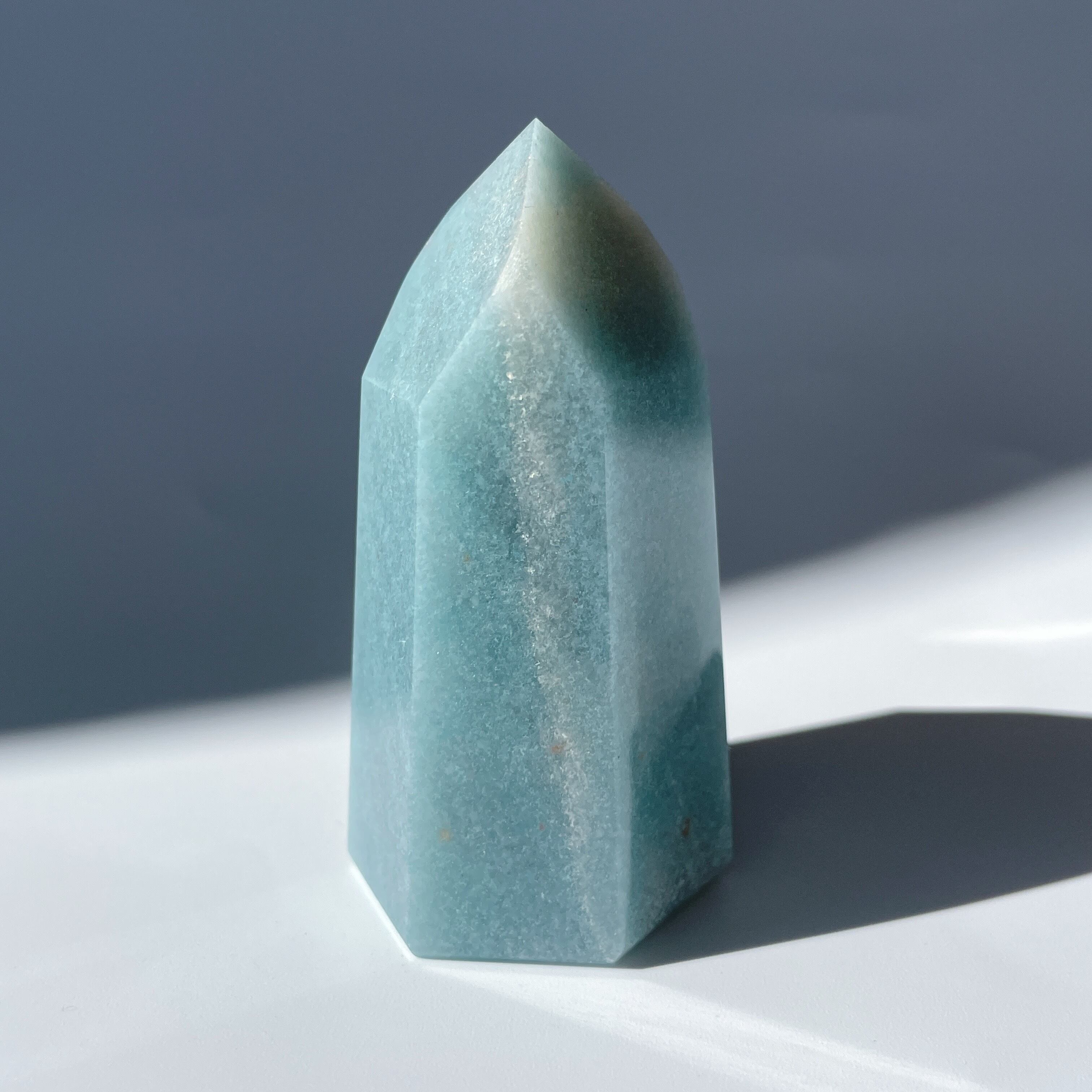 【お洒落&パワフル】トロレアイトタワー トロレアイトインクォーツ（トロール石）タワー41◇ Trolleite