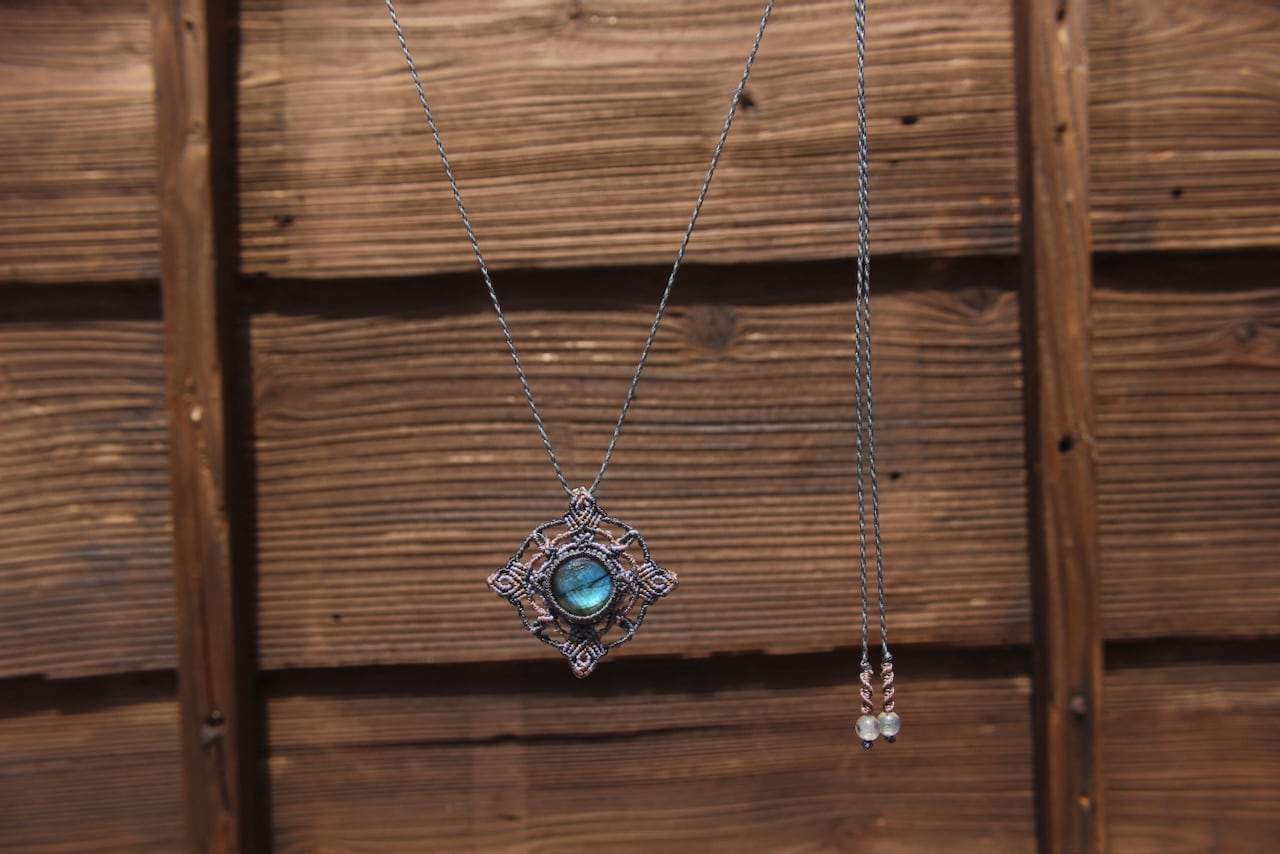 Labradorite micro macrame mandala pendant