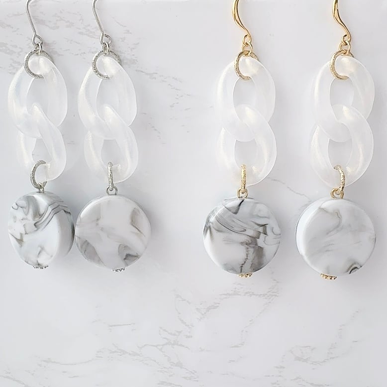 アクリルチェーン×ストーン調チャームイヤリング・ピアス