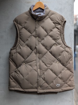 COMFY CMF OUTDOOR GARMENT “CMF WOVEN DOWN VEST” D.GRAIGE