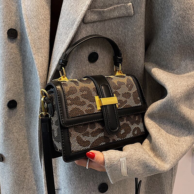 オータムウィンターレオパード 秋物 冬物 クロスボディ スクウェア Tiancai_Wing_Bag92433844488