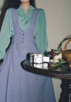 ツーピース セットアップ レディース トップス ワンピース シャツ ブラウス サロペット ミモレ ロング 長袖 襟付き フレア スリム Aライン ハイウエスト ボタン 光沢 柔らか 大人可愛い カジュアル おしゃれ レトロ こなれ感 ラフ ガーリー ルーズ 存在感 抜け感 キュート ラグジュアリー カレッジ風 休日感 フェミニン 大人女子 お茶目 無地 チェック ギンガムチェック 春 秋 アウトドア 旅行 重ね着 体型カバー 普段使い 着回し レイヤード トレンド S M L ゆったり ブルー グリーン