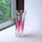 ピンクのカッティング花瓶