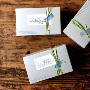 お茶の贈り物 送料無料（沖縄・北海道は別）シックなグレーのボックスに詰めた２つのお茶 煎茶とかぶせ茶 プレゼントはお茶！