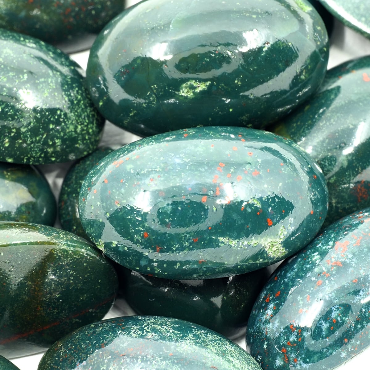 マグネシオアキシナイト 0.05ct タンザニア産 | One Loose