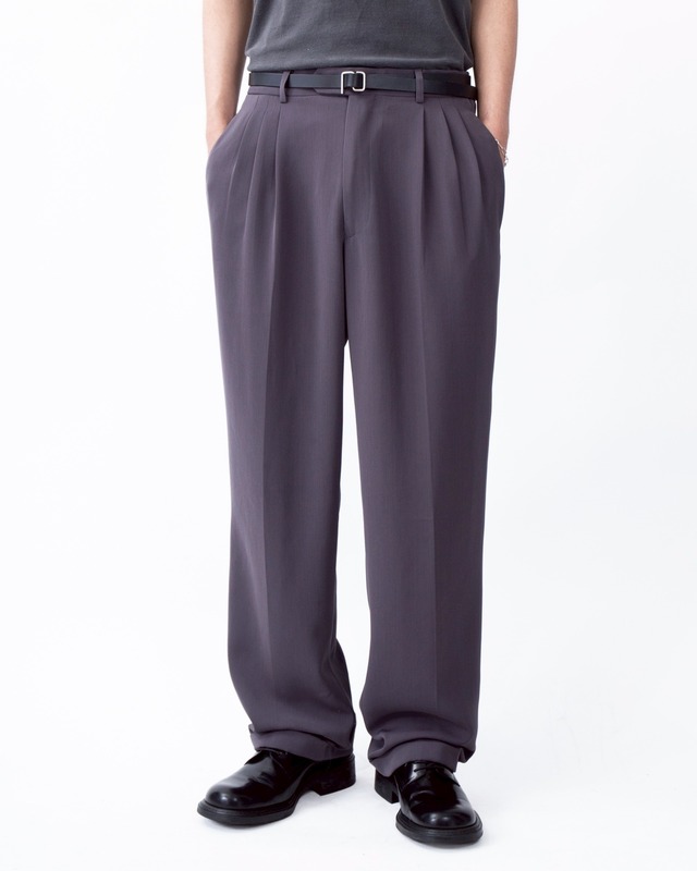 wide silhouette color tuck slacks