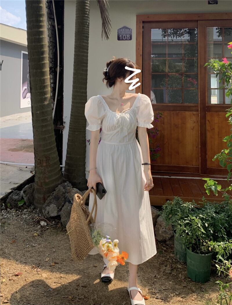 夏の一目惚れワンピ Aライン ワンピース ホワイト パフスリーブ フリル ミモレ丈 膝丈 清楚 ガーリー デートコーデ デコルテ 女っぽ Lamitte Deco トレンド 韓国ファッション ショップ Base店