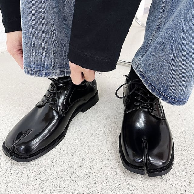 【予約販売】 オックスフォードシューズ メンズ ローファー 足袋 タビ 先割れ 黒 シューズ 靴 厚底 ブラック お洒落 カジュアル シック 韓国 モード トレンド 24cm/24.5cm/25cm/25.5cm/26cm/26.5cm