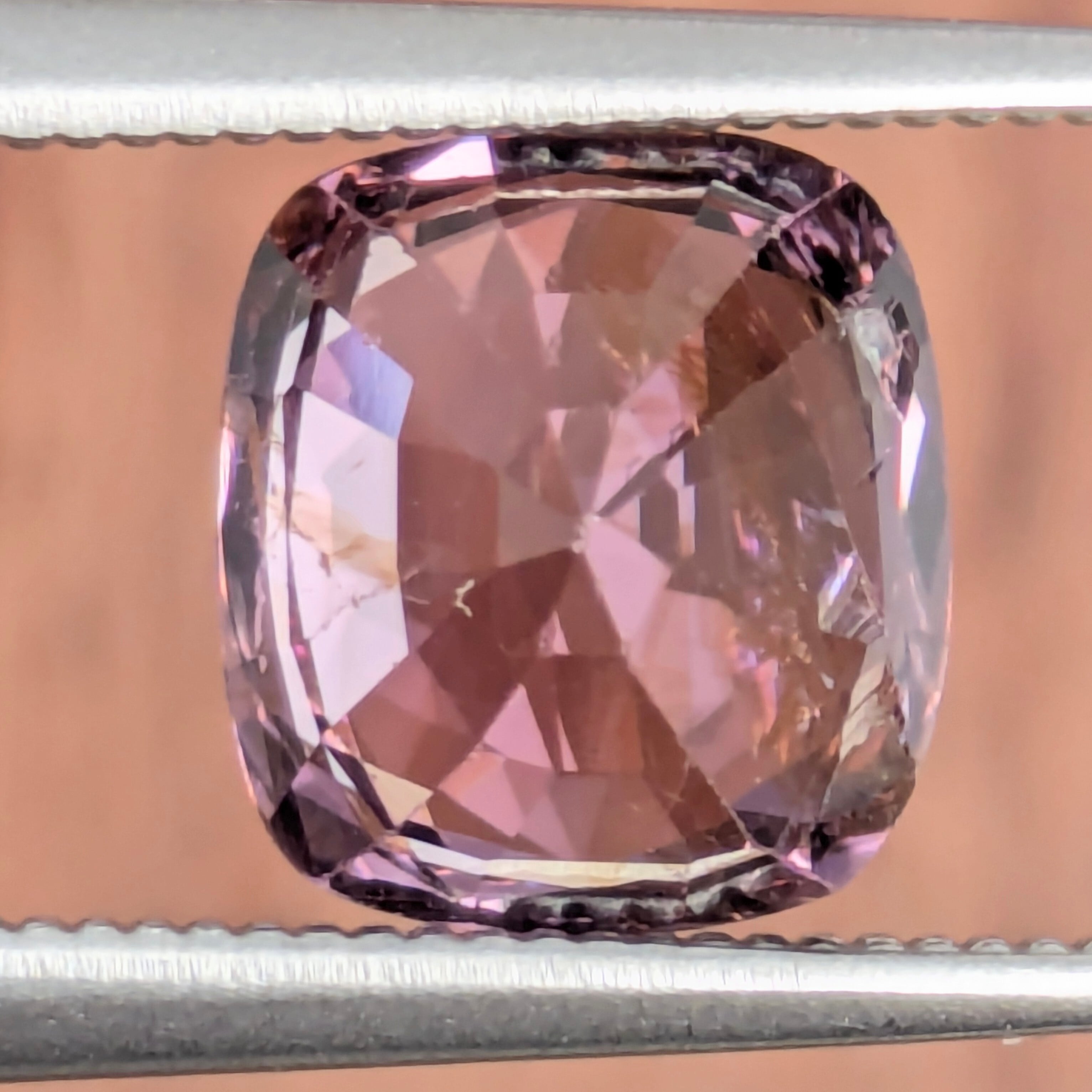 スピネル ミャンマー・モゴック産【1.93ct】 PRO206910 | Gem's Subculture