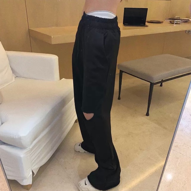 3色 ダメージ パンツ ストレッチパンツ 送料無料 ワイドパンツ ダンス スポーツ 大人可愛い かわいい きれいめ 大人女子 エレガント 無地 春 夏 秋 ガーリー 10代 20代 大人 学生 お出かけ 外出 きれいめカジュアル 着回し ファッション デート コーディネート 重ね着 休日 特別な日 お祝い 学祭 メンズウケ カジュアル 普段着 春コーデ 夏コーデ 秋コーデ 韓国 おしゃれ シンプル スタイル ゆったり 細見せ 韓国ファッション 大きめ オーバーサイズ 長ズボン ロング丈 30代 学生コーデ
